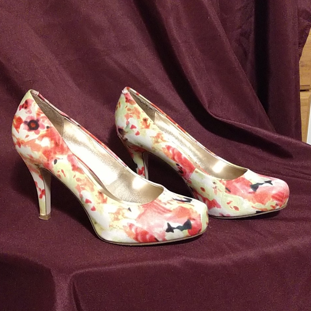 Madden Girl Floral Heels Size 7